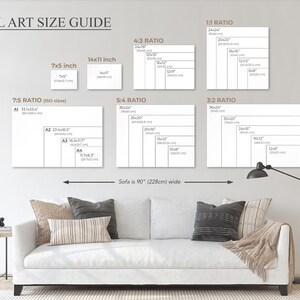 K&ouml;nnte beinhalten: Wandkunst-Gr&ouml;&szlig;en&uuml;bersicht mit verschiedenen Seitenverh&auml;ltnissen und Abmessungen, einschlie&szlig;lich 7x5 Zoll, 14x11 Zoll und ISO-Gr&ouml;&szlig;en. Das Sofa ist 228 cm breit. Der Leitfaden bietet Messungen f&uuml;r verschiedene Druckgr&ouml;&szlig;en.