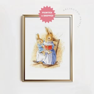 Stampa spedita, Beatrix Potter Bunny Wall Art, Whimsical Rabbit Art, STAMPATA E SPEDITA, Stampa per bambini con mamma che legge per Peter Rabbit / TA03