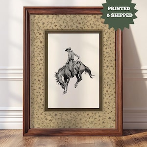 Impressão de arte de cowboy, arte de parede ocidental de um cavalo selvagem, decoração rústica de fazenda, download digital de esboço de rodeio retrô, arte vintage de fazenda | A08