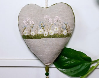 Sachet de lin fait main, pochette parfumée brodée à la main, décoration d'intérieur en forme de coeur, cadeau aromatique, cadeau pour une mère