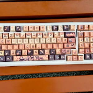 Red Panda PBT Keycaps Set: 128 Keys, Cherry Profile