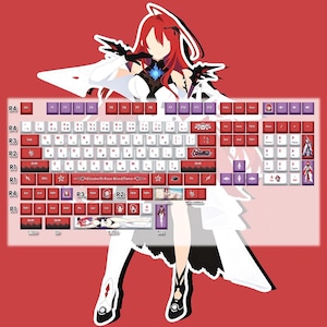 Può includere: Una tastiera meccanica personalizzata con tasti rossi e bianchi, con caratteri giapponesi e opere d'arte in stile anime. La tastiera ha una base rossa e include tasti con la scritta "Elizabeth Rose Bloodflame".