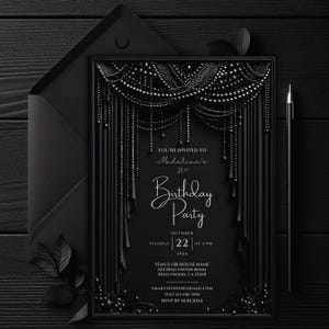 Plantilla de invitación de cumpleaños de lujo editable, elegante y moderna, para fiesta de cumpleaños en negro, glam chic, en plata negra, con cuentas, gótica, de 5 x 7