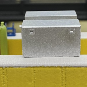 48″ lastbilsskåp – krom eller övermålningsbart | Tillbehör till lastbilsmodell i skala 1/64