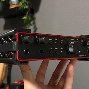 Premium Scarlett Under Desk Mounting Bracket - Scarlett Solo - 2nd Gen - 2i2 - 4th Gen - Audio interface - Screws Included