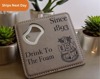 Sottobicchiere in similpelle Navy Chief con apribottiglie