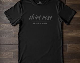 Camiseta Gótica Francesa - Shirt Rose / Édition Noire. Camiseta com estampa tipográfica para Dark Academia e Streetwear Gótico.