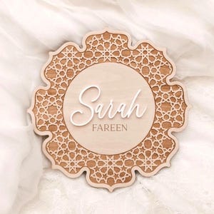 Salaam World Meilensteinscheibe für muslimische Neugeborene, islamische Foto-Requisiten, Rattan-Geschenk für neue Eltern, erster Moment