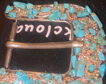 Women’s rhinestone and turquoise belt buckle