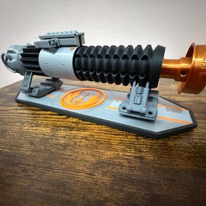 Custom Lightsaber Stand: Elegant Display for Legacy Hilts