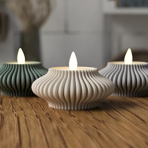 tea light candle holder (comes with 3 candle effect tealights)