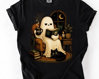 猫と一緒に幽霊を読むTシャツ、不気味な黒猫グラフィックTシャツ、面白い内向的なハロウィン教師Tシャツ、本とコーヒー好きへのギフト、司書Tシャツ