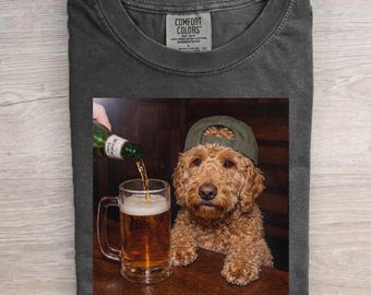 Goldendoodle bier drinken shirt, grappige hond meme tee, dierenshirt, koffieliefhebber doodle meme shirt, comfort kleuren tshirt, uniseks tee