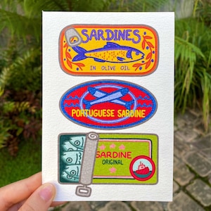 Stampa artistica di una scatola di sardine / Carta di imballaggio retrò portoghese di sardine / Illustrazione di un pesce colorato