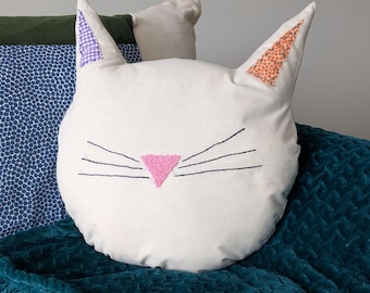 Katzenförmiges Kissen - PDF-Schnittmuster + Anleitung | Scrap Busting Projekt | Anfängerfreundlich