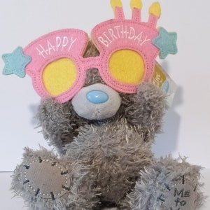 Miś Tatty Teddy Bear z okularami urodzinowymi - uroczy 5,5-calowy pluszowy szary prezent dla zwierzaka