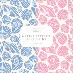 Puede incluir: Un diseño de papel digital sin costuras con un patrón de conchas marinas azules y rosas sobre un fondo crema. El diseño incluye varias formas de conchas y el texto "MARINE PATTERN BLUE & PINK".