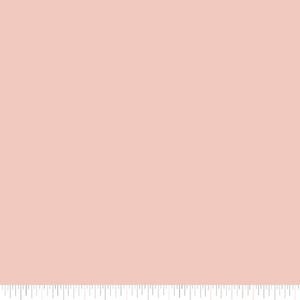 Może przedstawiać: Gładka, jasna tkanina w kolorze brzoskwiniowym z linijką wzdłuż dolnej krawędzi. Tkanina ma miękki, stonowany odcień różu. Słowo "Benartex" jest wydrukowane na dole po prawej stronie na czarno.