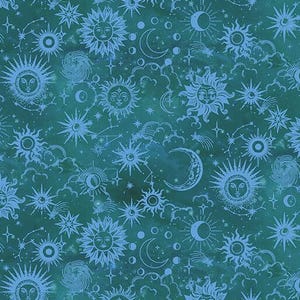 Könnte beinhalten: Ein blaugrünes Himmelsmuster mit Sonnen, Monden, Sternen und Wolken. Das Design umfasst detaillierte Illustrationen von Sonnengesichtern, Monden mit Gesichtern und verschiedenen Sternen. Die Gesamtästhetik erinnert an Astrologie und den Kosmos.