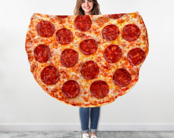 Pepperoni Pizza Blanket: Fun Foodie Home Decor Gift