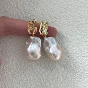 Fireball Baroque Pearl Gold Stud Earrings, Ivory White Large Baroque Drop Earrings, Minimalist Dainty Pearl Earrings, Bridal Jewelry