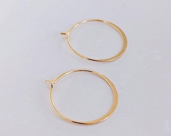 Flache Gold Creole verschiedene Größen • 14K Gold Filled • Wasserfest • Minimalistische Creole • Line Hoop