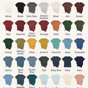 Op de afbeelding: Kleurenkaart van Bella+Canvas 3001 t-shirts, met een verscheidenheid aan effen, heather en prismakleuren. De kaart toont t-shirts in kleuren als wit, zwart, donkergrijs, rood, oranje en nog veel meer. Het Stellar Stylss-logo staat onderaan.