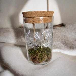 Personalized glass ring box – Elegant wedding ring box – Ring box with name and date – Chic wedding decoration