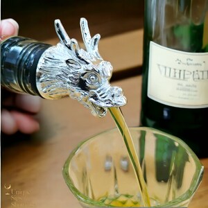 Dragon Head Liquor Bottle Pourer Mouth Wine Stopper Animal Unique Bottle Pourers Silver & Gold Alcohol Barware Accessories Pourer Spout Gift