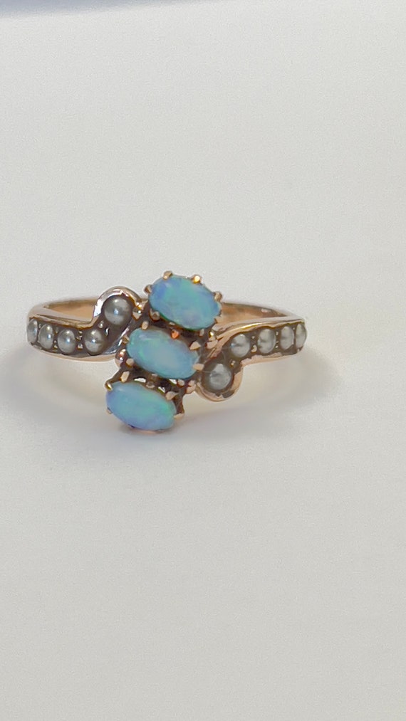 Antique opal and pearl 9k rose gold ladies ring in