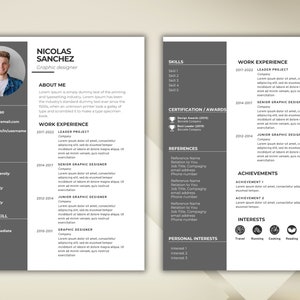 Op de afbeelding: Een zwart-witte cv-sjabloon met een foto van een man in een cirkel bovenaan. De cv bevat contactgegevens, opleiding, werkervaring, vaardigheden, certificeringen, onderscheidingen, referenties, prestaties, interesses en persoonlijke interesses.