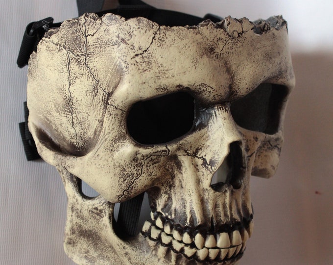 Big Teeth Skull Half Mask
