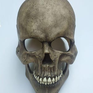 Full head skull mask/helmet with movable jaw