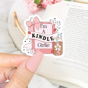 Kindle Girlie und Eiskaffee Aufkleber, Kindle Aufkleber, wasserdichter Vinylaufkleber, Geschenk für Buchliebhaber, bester Freund Geschenk.