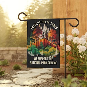 Cartello anti-Trump, Foxtrot Delta Tango Wilderness Forest Design, Banner FDT, Supporto del National Park Service, Resistenza sottile, F**k Trump