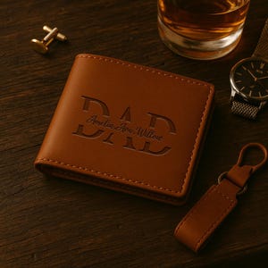 Cartera de cuero personalizada para hombre, cartera de cuero grabada para papá, regalo del Día del Padre, cartera con monograma personalizado, perfecta para el Día del Padre.