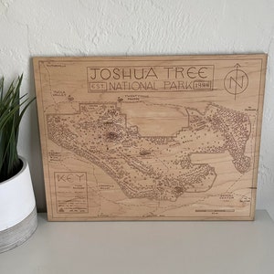 Carte en bois gravée au laser du parc national de Joshua Tree, dessinée à la main par cryptocartographie, sous licence officielle