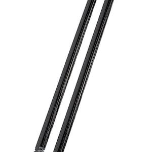 Può includere: Due aste in fibra di carbonio nera con estremità in metallo argentato. Le aste sono lunghe circa 30 cm.