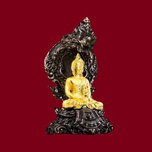 Estatua de Buda tailandesa artesanal – Phra Nak Prok – Decoración budista de titanio negro y dorado