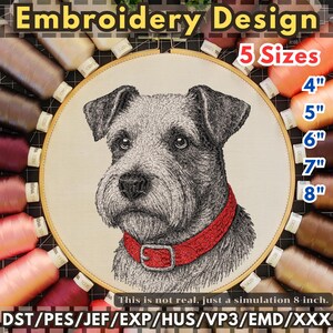 Puede incluir: Un diseño de bordado con un retrato detallado de un perro con un collar rojo. El diseño se muestra en un bastidor de bordado de madera, rodeado de varios carretes de hilo. La imagen incluye texto que indica 5 tamaños, de 10.16cm a 20.32cm.
