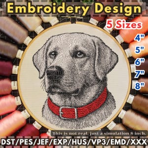 Puede incluir: Un diseño de bordado con un Labrador Retriever con un collar rojo, mostrado en un bastidor de madera. La imagen incluye texto que indica cinco tamaños, de 10 cm a 20 cm. Los carretes de hilo rodean el bastidor. El texto dice: 'Embroidery Design'.