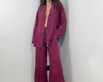 Traje de seda Alavidā.