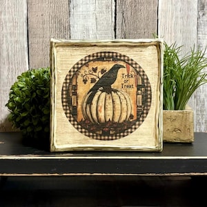 Halloween Primitive Crow Sign, Fall Farmhouse Pumpkin Tray Decor, Rustic Trick or Treat Shelf Sitter, Fall Decorating Tabletop Vintage Raven