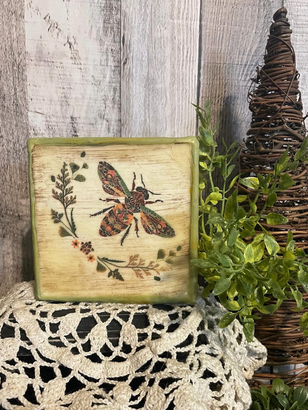Rustic Bee Design Vintage Bee Spring Decorating, Primitive Honeybee Rustic Canvas ...