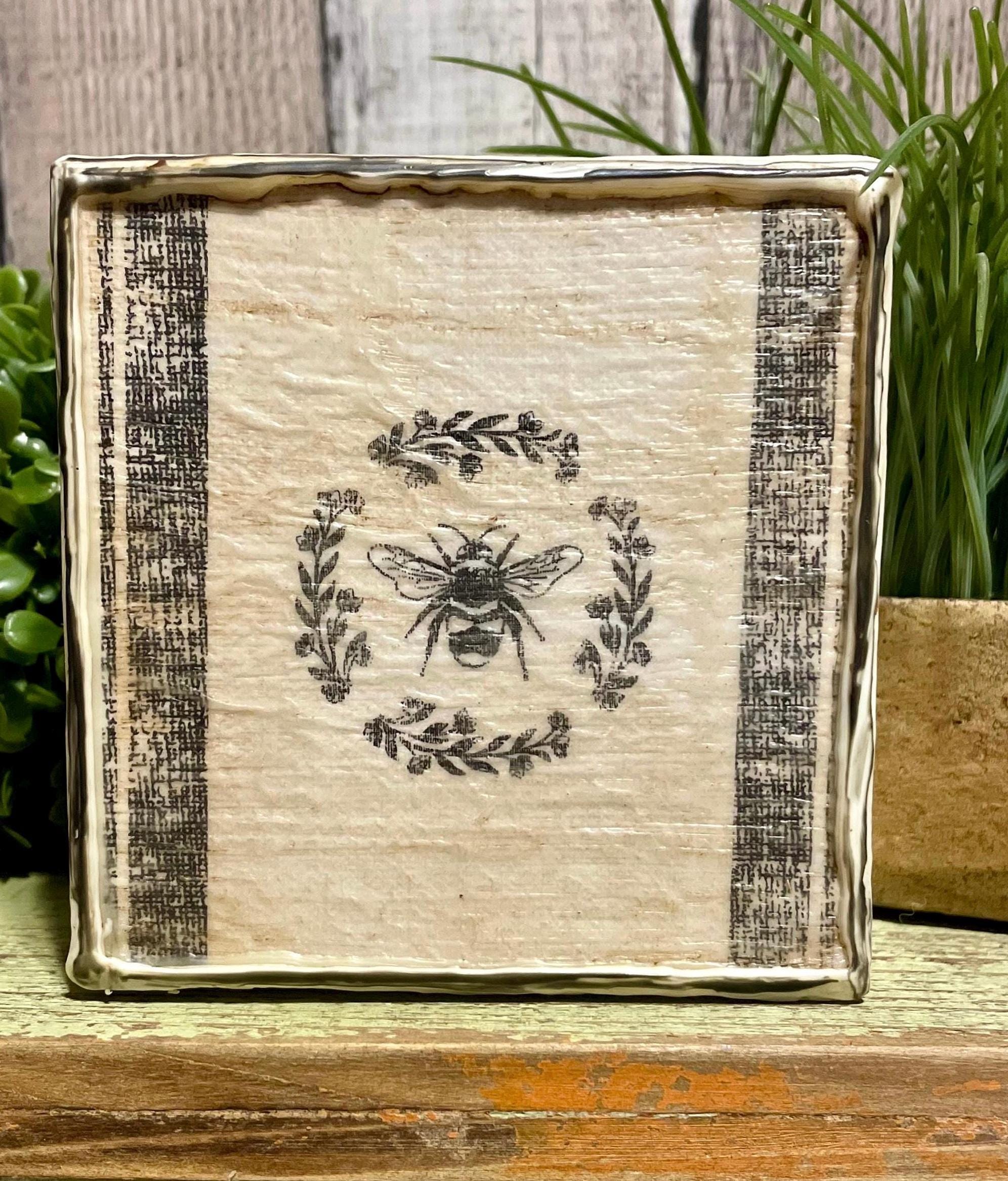 Rustic Bee Design Honey Bee Canvas, Rustic Bee Decor, Farmhouse Bee Tray Art, Cottagecore ...