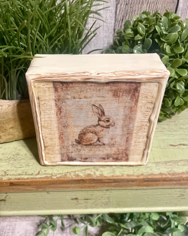 Primitive Bunny Easter Decor, Holiday Tray Styling, Vintage Spring Home Decore, Country Cottage Easter Farmhouse Decorator Gift, charming bunny with vintage style french country look for spring and Easter home table and tray decorating