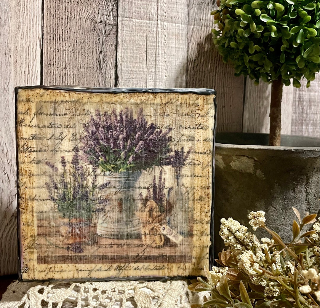 View of French Country Vintage Farmhouse Floral Home Decor, French Lavender ...