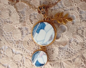 Double porcelain medallion