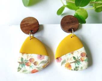 Boucles d'oreilles pendantes en argile polymère, bois, jaune, fleurs, fleurie