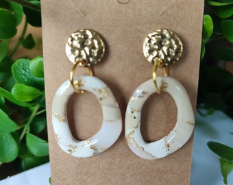 Dangling earrings in polymer clay, marbled white beige and gold